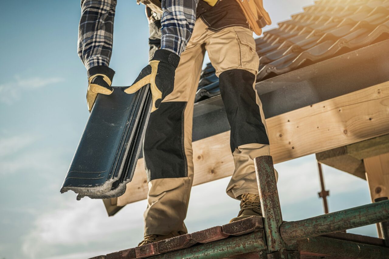 roofer-with-ceramic-tiles.jpg